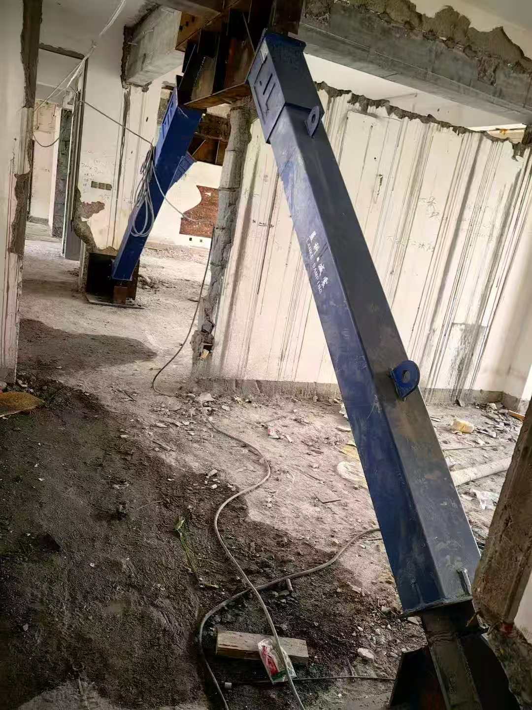 兴宁柱子粘钢加固施工工艺